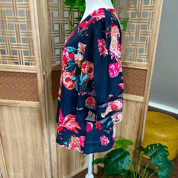 Floral Bell Sleeve Top - Picture 3 of 6